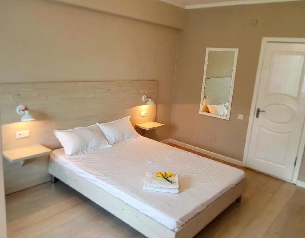 Sky Hotel บิชเคก ภายนอก รูปภาพ